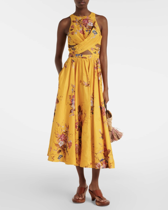          Платье с вырезами на талии