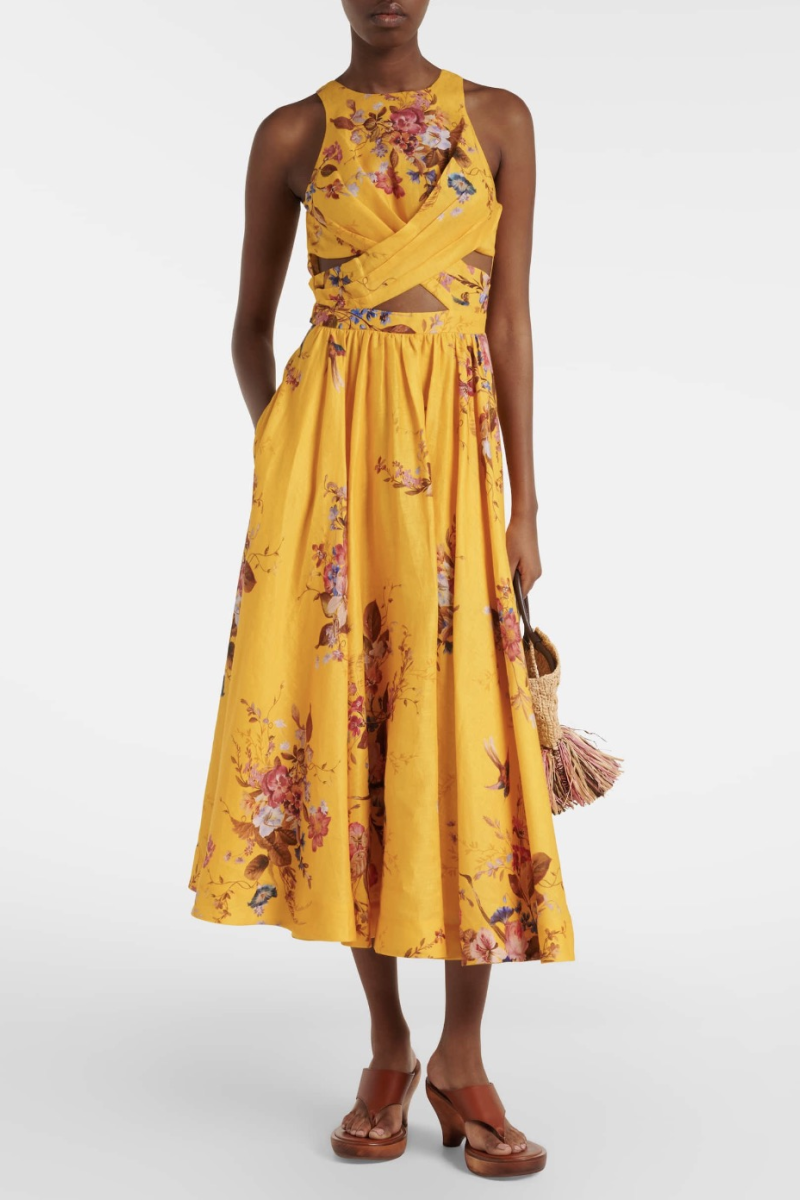          Платье с вырезами на талии