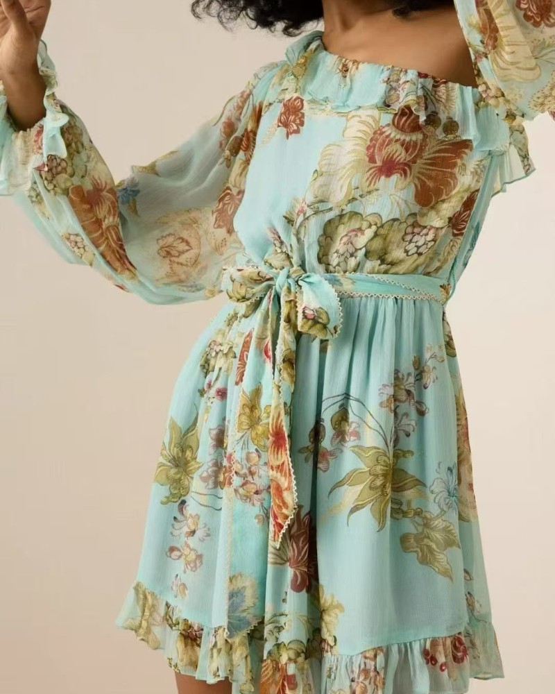          Комбинезон цветочным принтом