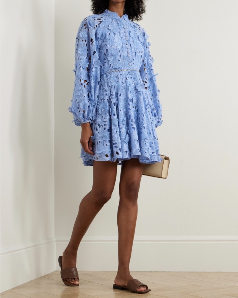   Платье из цветочного кружева