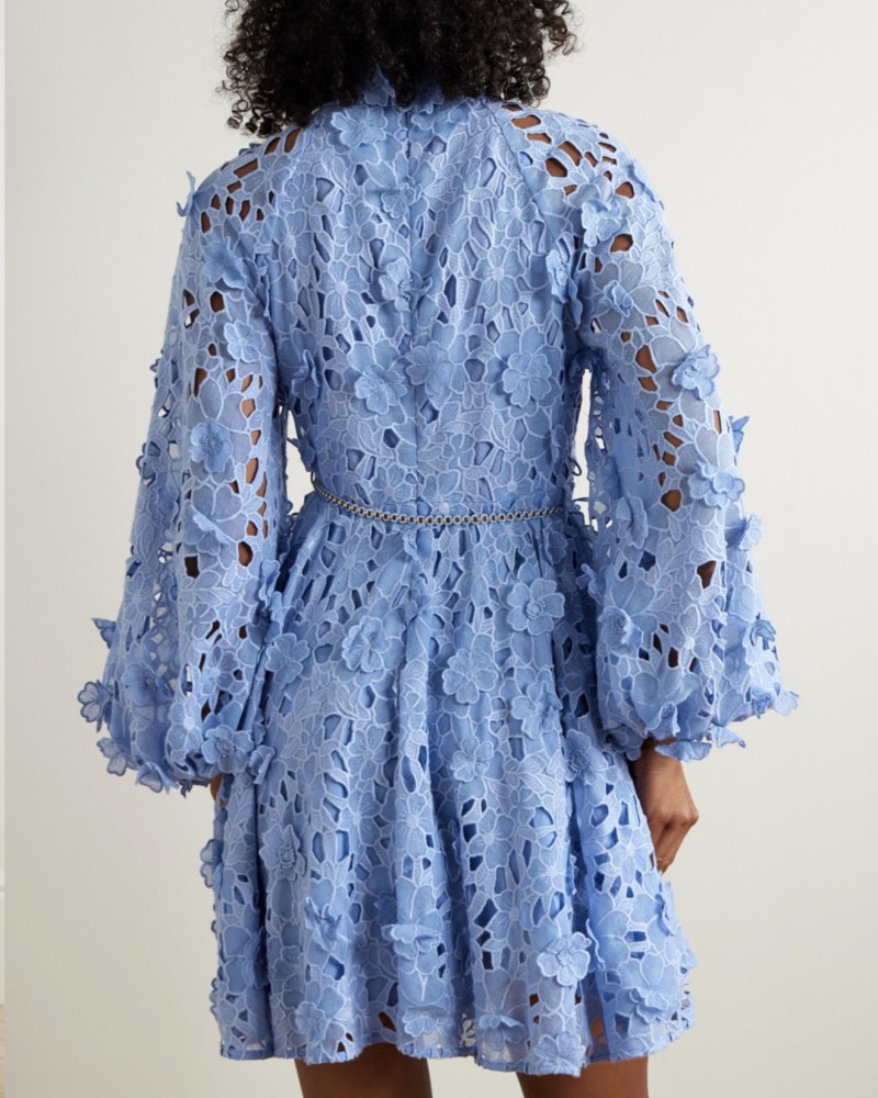   Платье из цветочного кружева