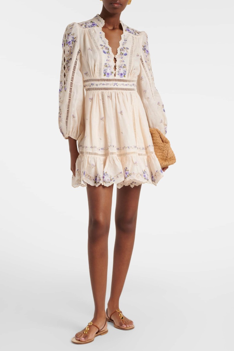          Платье с кружевом мини