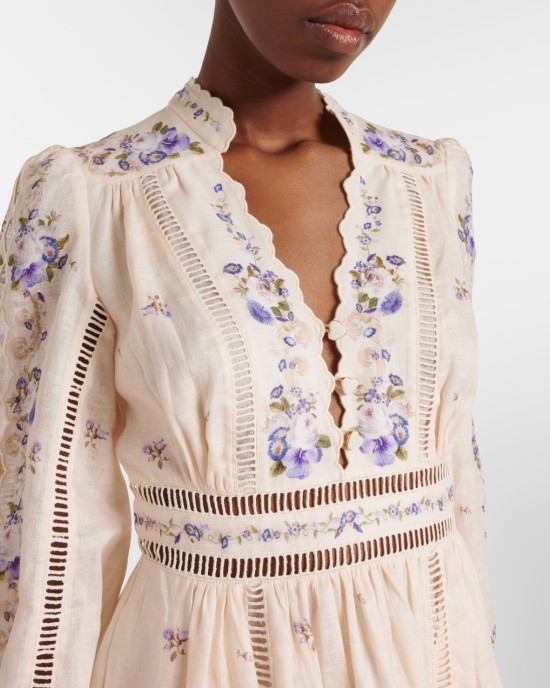          Платье с кружевом мини