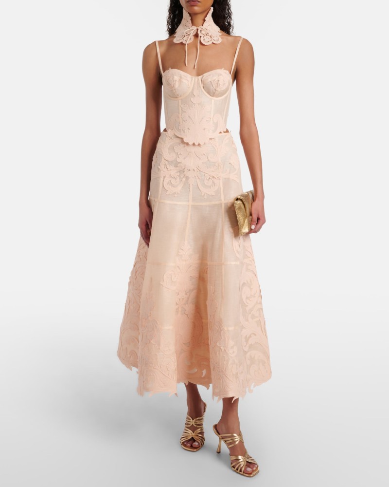         Укороченая блуза с чокером