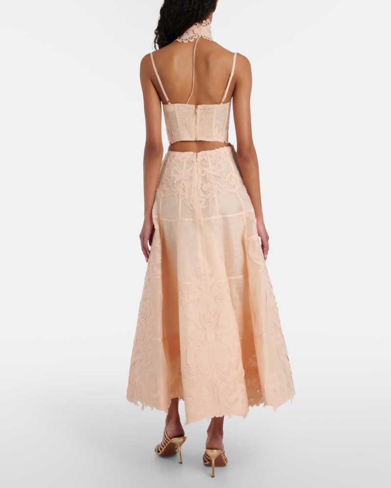         Укороченая блуза с чокером