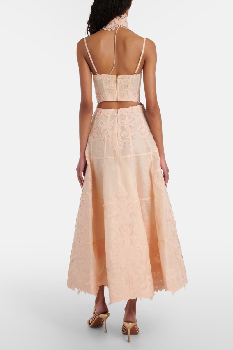         Укороченая блуза с чокером