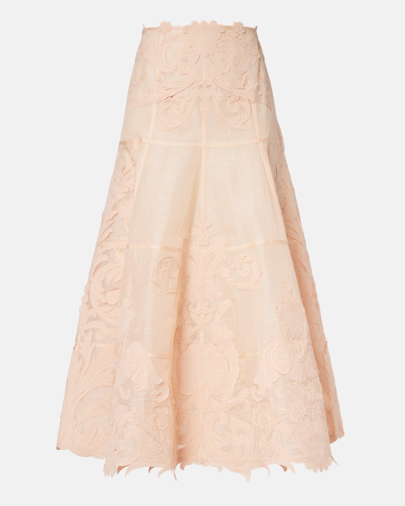          Юбка c вышитым узором