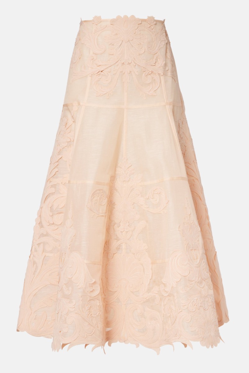          Юбка c вышитым узором