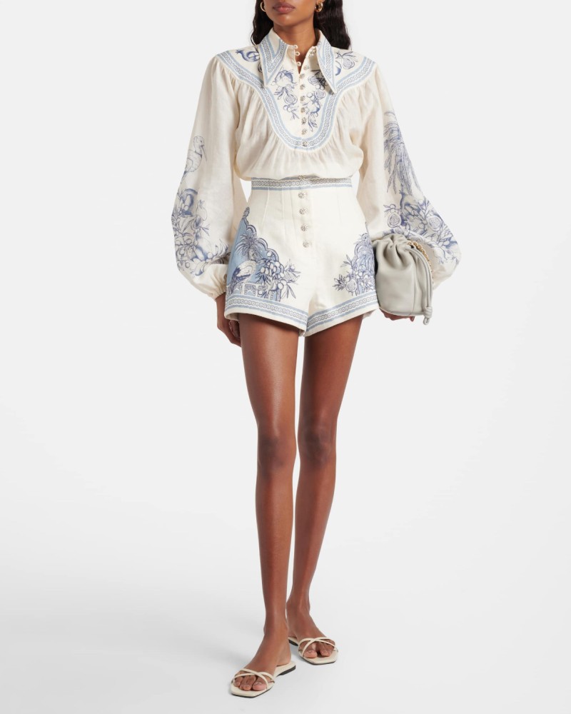         Костюм с узором 