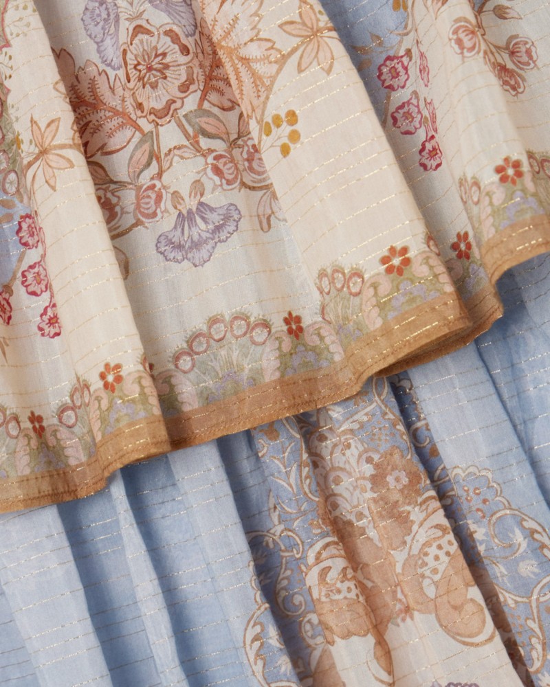        Платье с завязками на спине